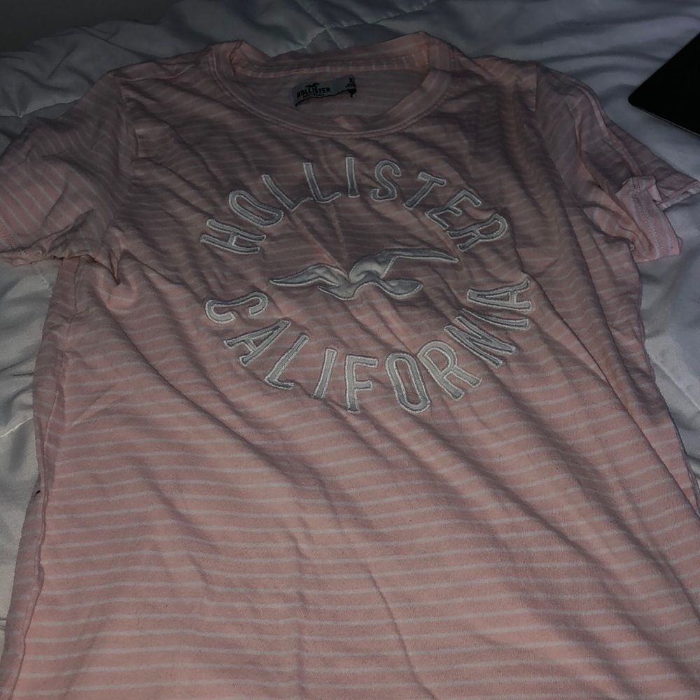 Women’s pink hollister fitted graphic tee